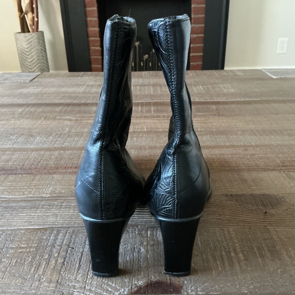 Andrew Stevens studio black leather boots rose accents yahoo Sz 8.5 - Picture 5 of 8